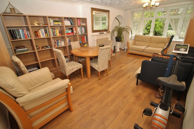 Great Copse Drive, Havant photo 3