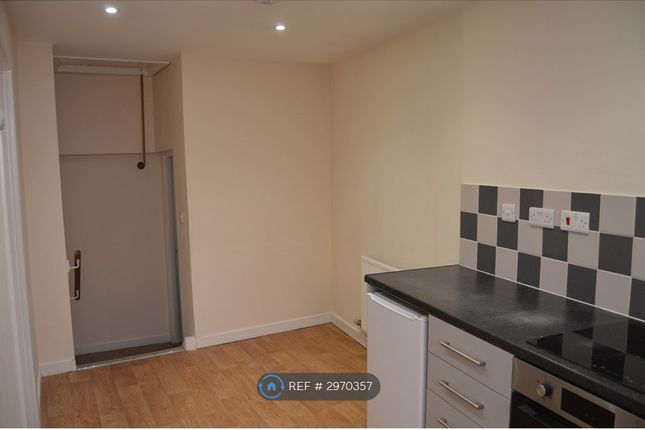 Flat, Spilman Street, Carmarthen photo 5