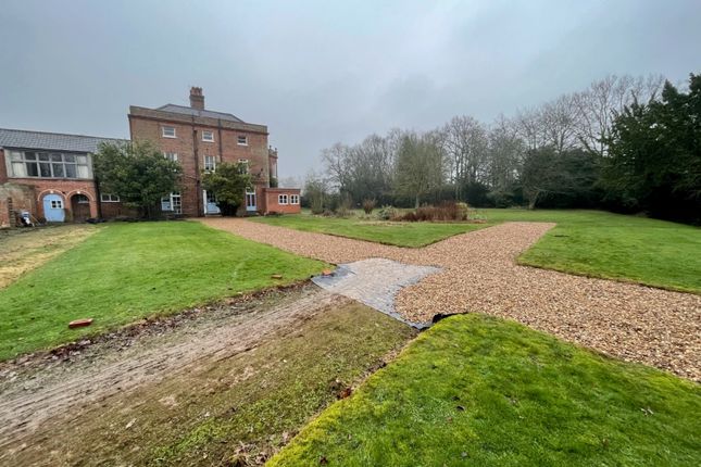 Flat 3, Ditchingham House, Ditchingham, Bungay photo 2