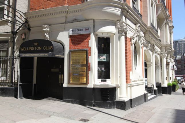 Restaurant/cafe to let in Knightsbridge, London