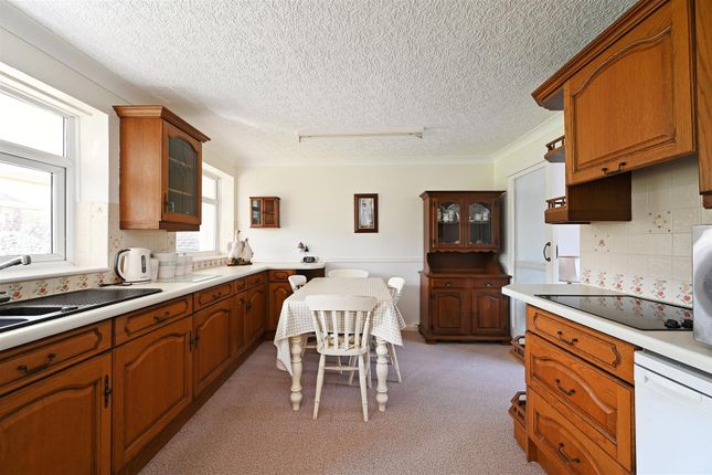 20, Winster Close, Chesterfield photo 4