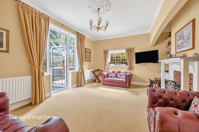 19, Woodcote Valley Road, Purley photo 3