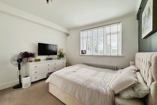 29A Woodland Way, London photo 3