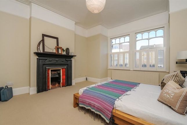 Flat to rent in Tooting Bec Road, London
