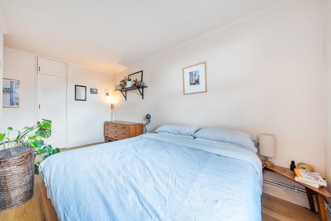26, Pencraig Way, London photo 3