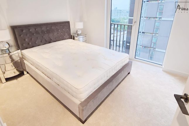 Flat to rent in Bowery Apartments, White City Living, London