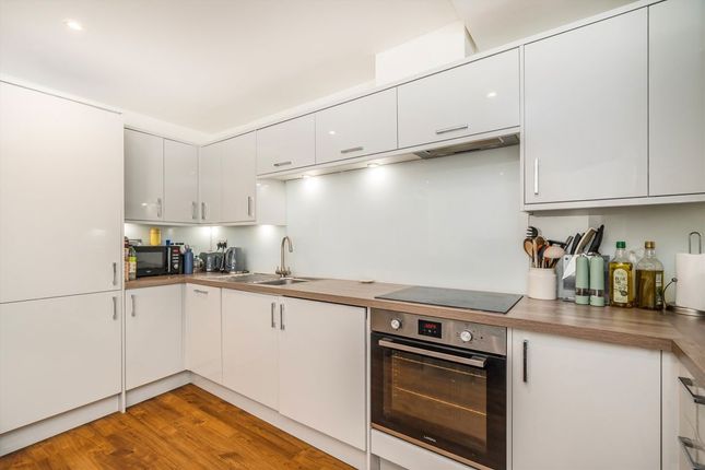 Flat 1, 37, Eaton Rise, London photo 4