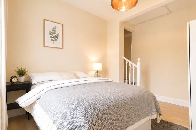 Flat B, 31, Heathfield Park, Willesden Green photo 4