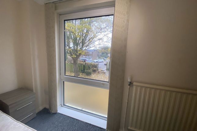 Room 4 108, Brookfurlong, Peterborough photo 2