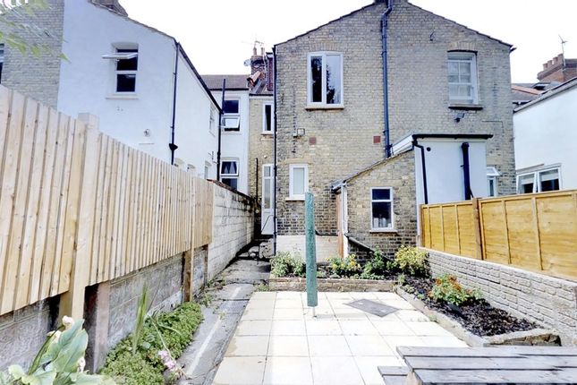 Shared accommodation to rent in Boundary Road, Chatham