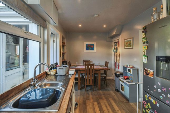 21, Penalverne Crescent, Cornwall photo 4