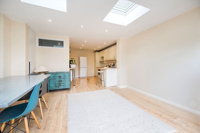 9, Derwent Road, London photo 3