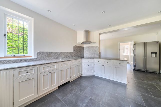 Whitelands, PIckhurst Road, Chiddingfold photo 3