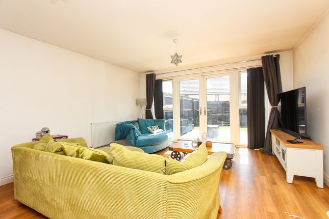 28, Neptune Road, Wellingborough photo 2