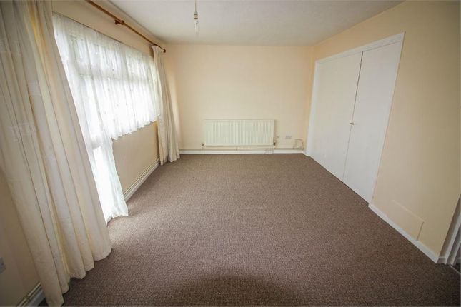 33, Shawbridge, Harlow photo 2