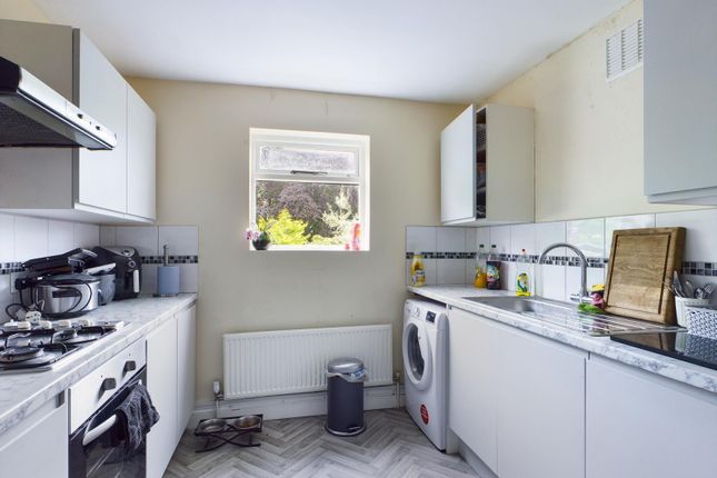 Shepperton Road, Surrey photo 2