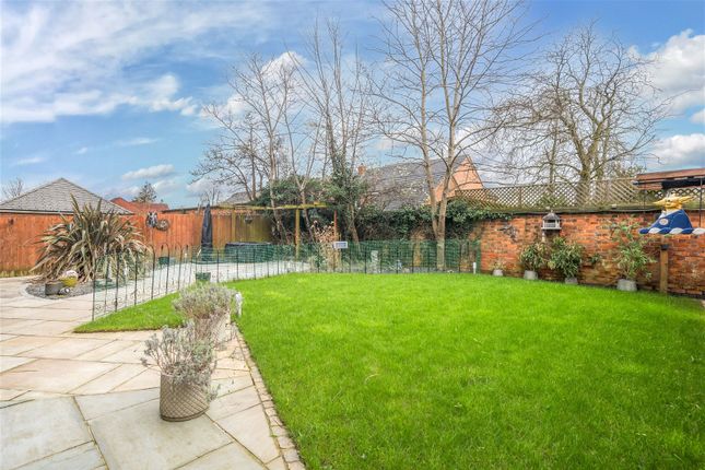 Thumbnail Detached house for sale in Waring Close, Glenfield, Leicester