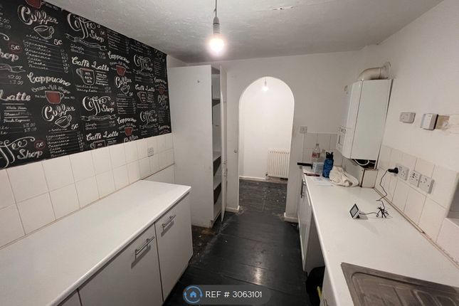 Beaufort Court, Cadle, Swansea photo 5