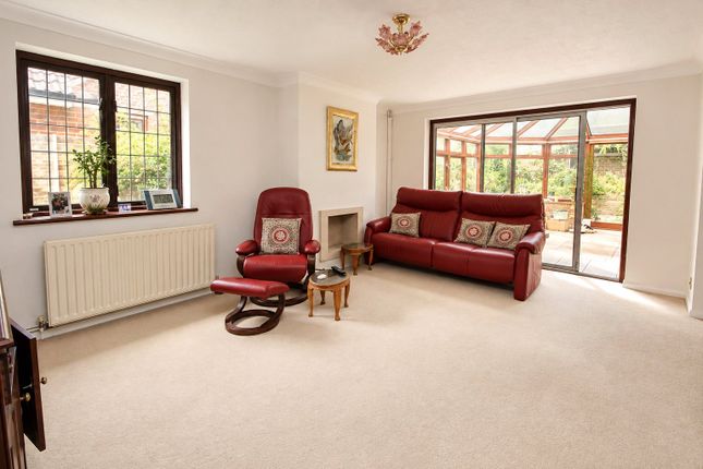 Laurelee, 12, Furze Hill Road, Bordon photo 3
