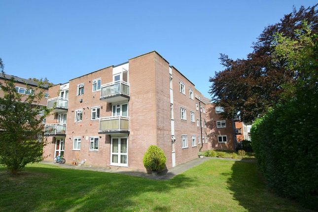 Thumbnail Flat to rent in Cedar Gardens, South Sutton, Surrey