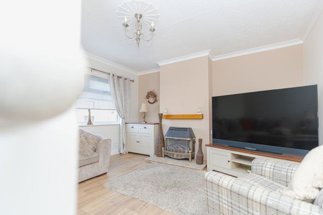 124, Keltyhill Avenue, Kelty photo 2