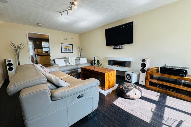 23, Minster Road, Manchester photo 4