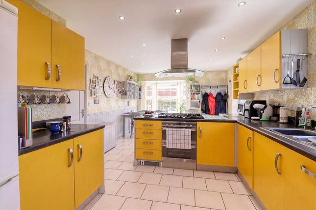 1, Turner Close, Clacton on Sea photo 3