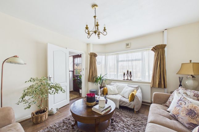 72, Berkeley Avenue, Buckinghamshire photo 4