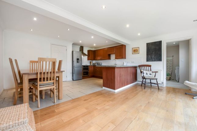 22, Locksash Close, Chichester photo 2