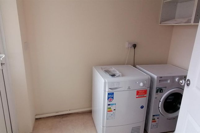 Room 4, 47, Earls Court, Amesbury photo 4