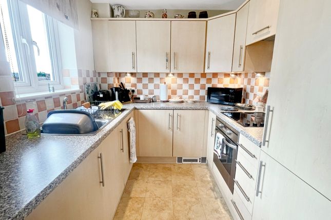 Flat 51 Rosemary Court, Rectory Road, Colchester photo 3