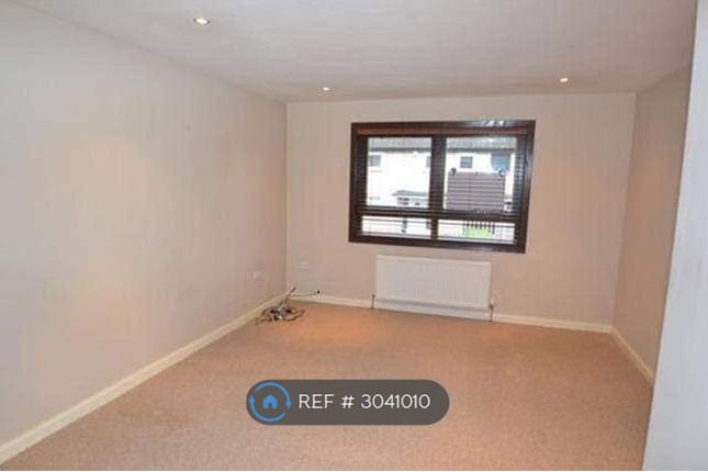 Paterson Crescent, Irvine photo 2