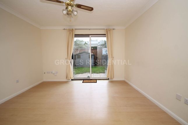 53, Willow Road, New Malden photo 2
