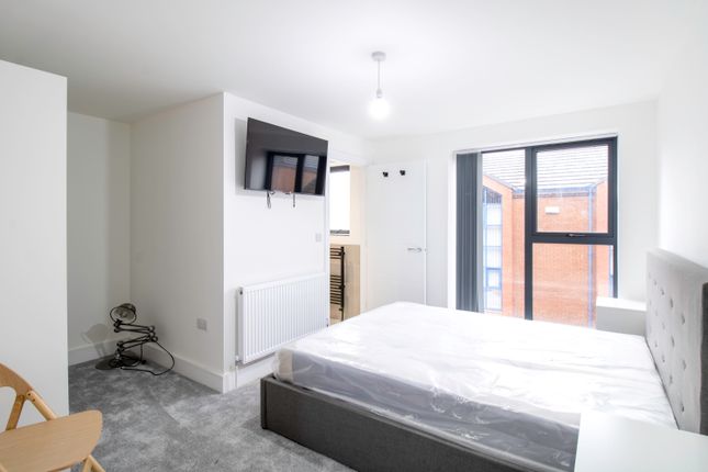 Town house to rent in Lower Brunswick Street, Leeds