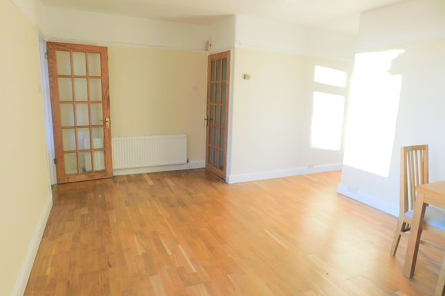 Thumbnail Maisonette to rent in Penton Avenue, Staines