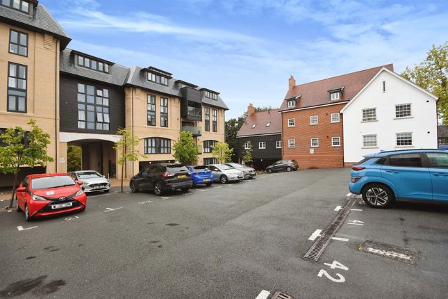 Thumbnail Flat for sale in The Causeway, Great Baddow, Chelmsford