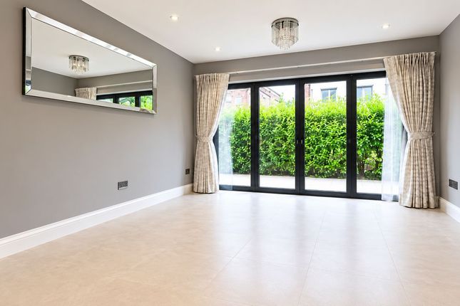 Corina House, Grovelands Road, Purley photo 3