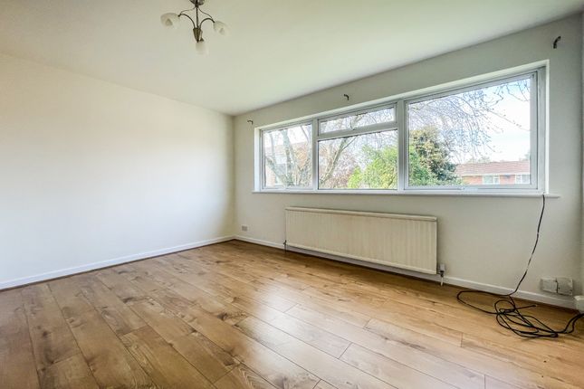 Maisonette to rent in Bishops Close, Whitchurch, Cardiff