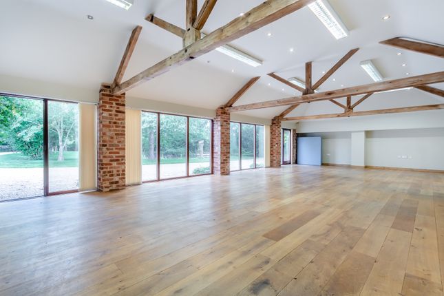 Lucas Court - Internal