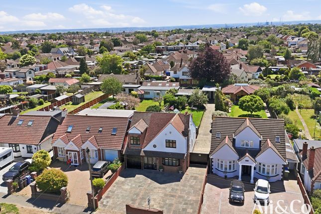 162 Long Lane, Grays photo 2