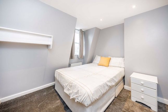 Flat for sale in De Morgan Road, London