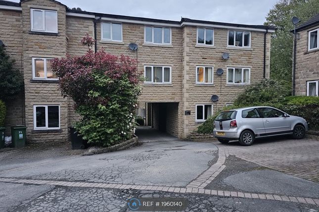 Flat to rent in Wood Lane, Huddersfield
