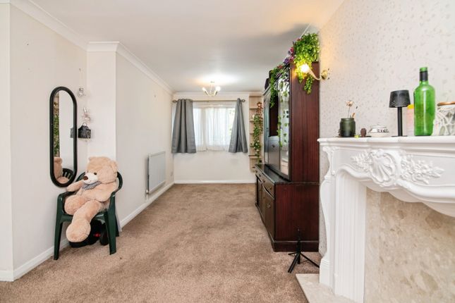 48, Amersham Close, Birmingham photo 4