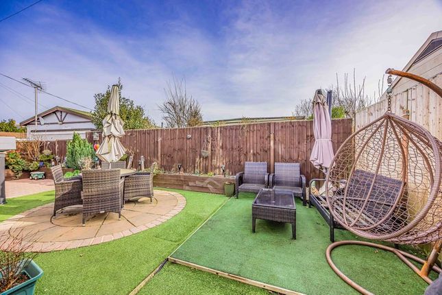 22, Nutbourne Park, Chichester photo 2