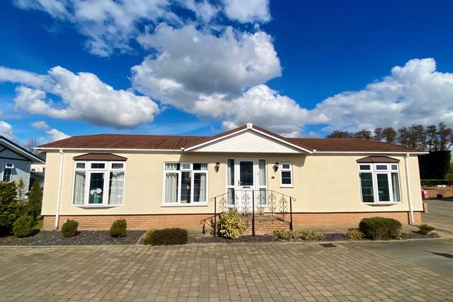 2-bed caravan on 20, Wickham Court, Fareham, £275,000