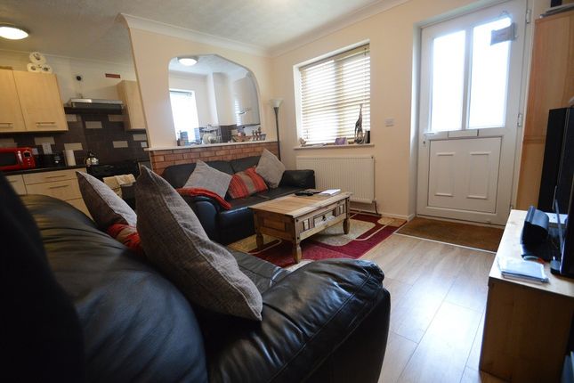 Moore Close, Berkshire photo 4