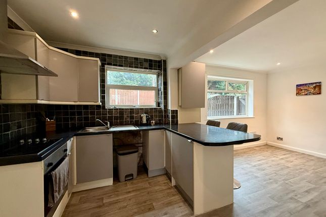 28 Garforth Drive, Altofts photo 3