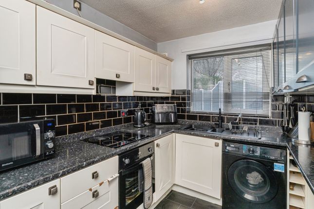 13, Maes Alarch, Holywell photo 2