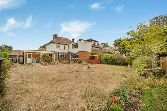 36, Thrupps Lane, Walton On Thames photo 4