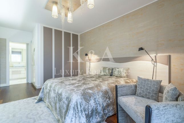 Apartment for sale in Porto, Lordelo Do Ouro E Massarelos, Porto